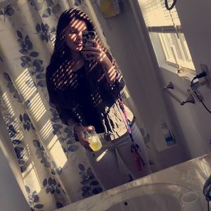 Meet your Posher, Avery